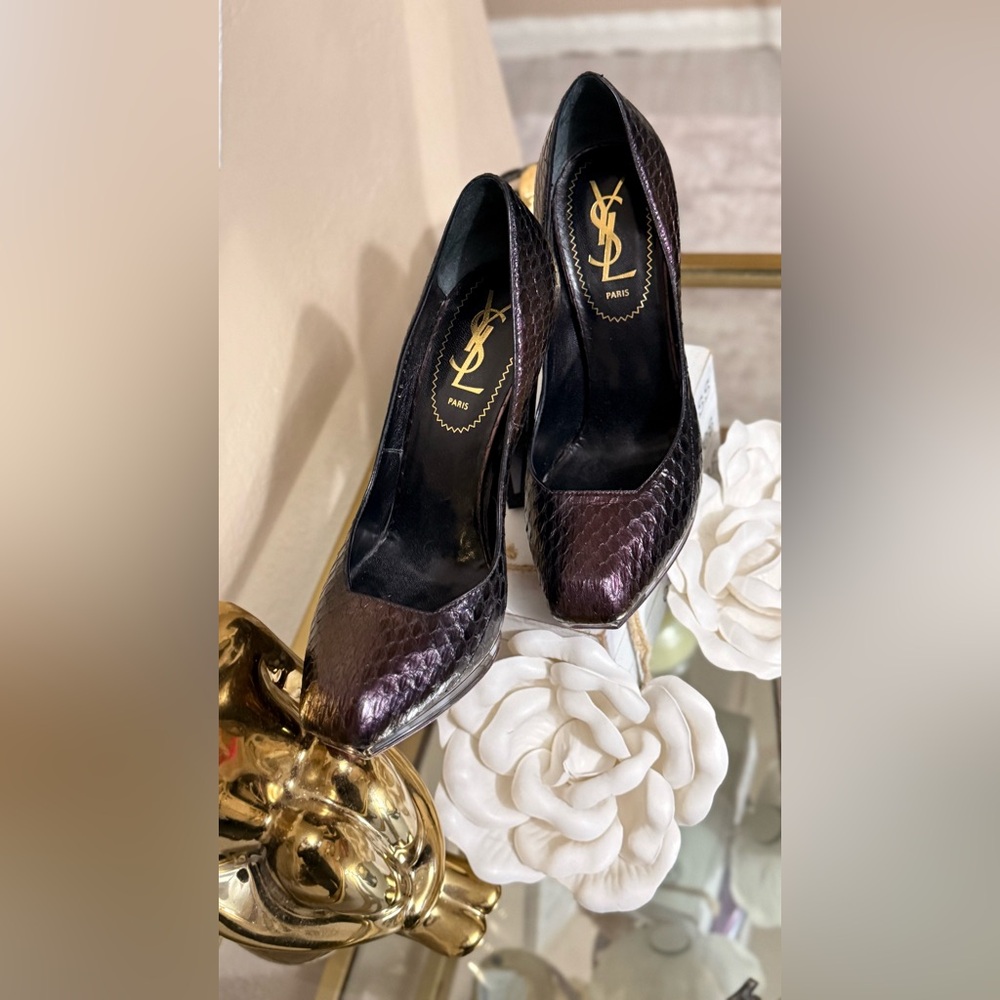 Saint Laurent Brown Textured Pointed-Toe Pumps with Subtle Purple Sheen - Picture 9 of 14